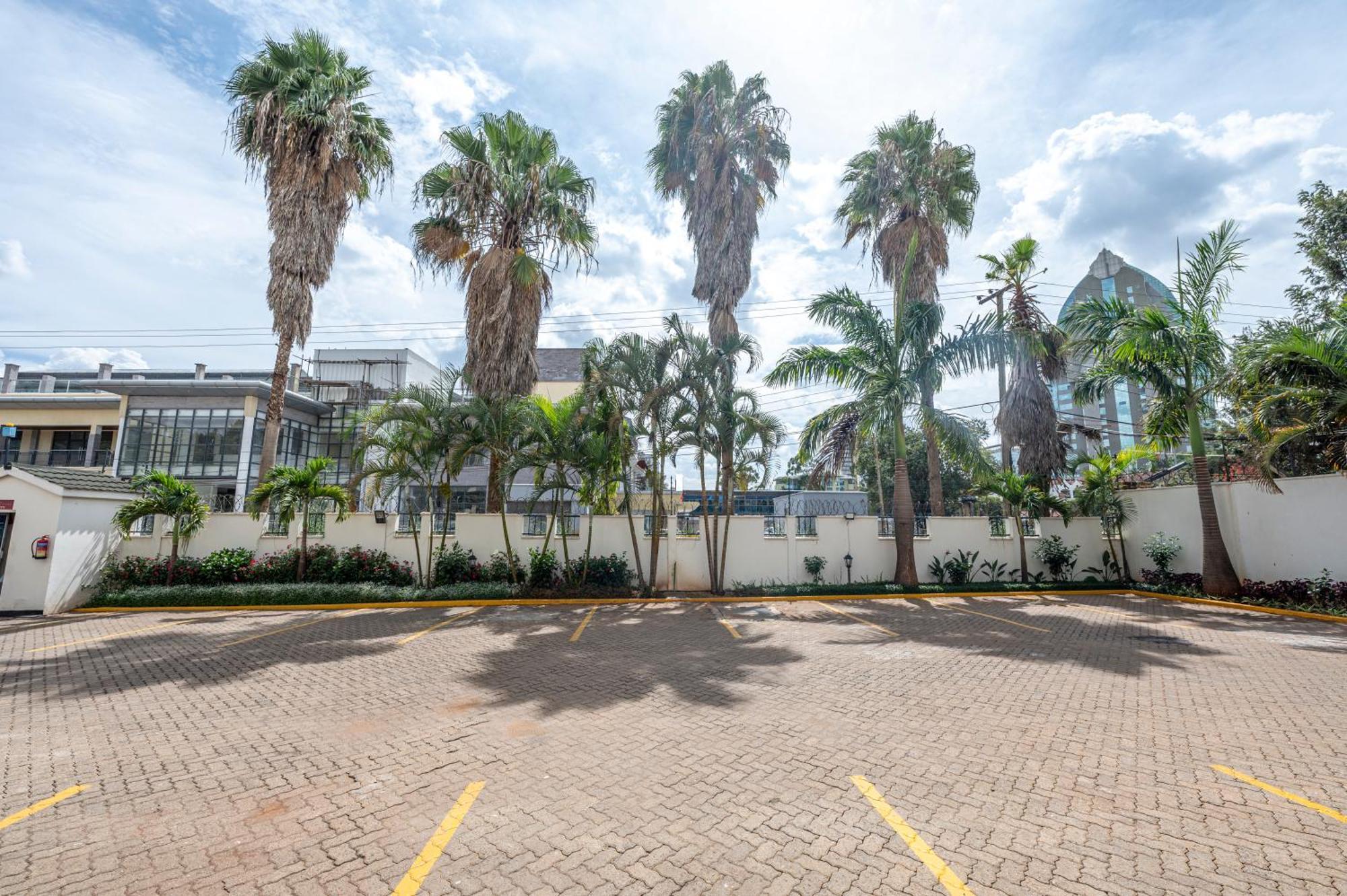 Roma Court Serviced Apartments Nairobi Buitenkant foto
