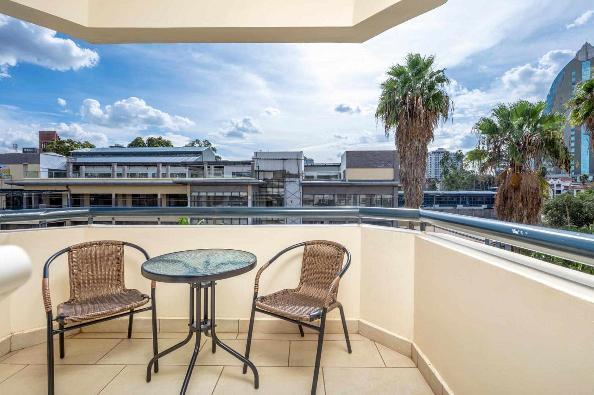 Roma Court Serviced Apartments Nairobi Buitenkant foto