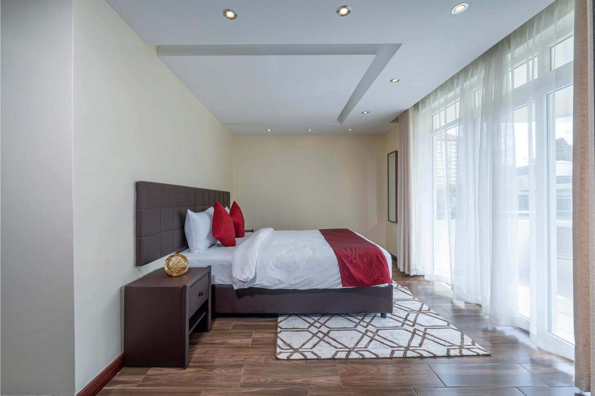 Roma Court Serviced Apartments Nairobi Buitenkant foto