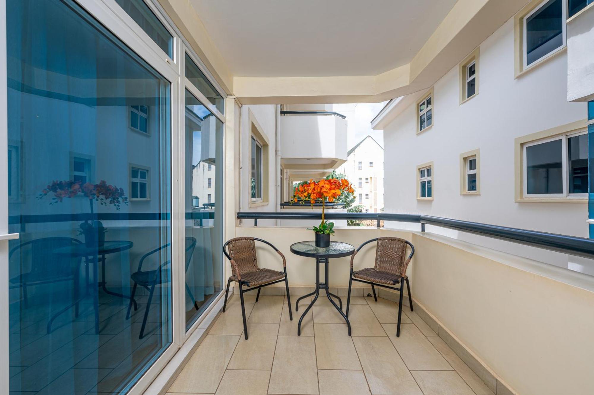 Roma Court Serviced Apartments Nairobi Buitenkant foto